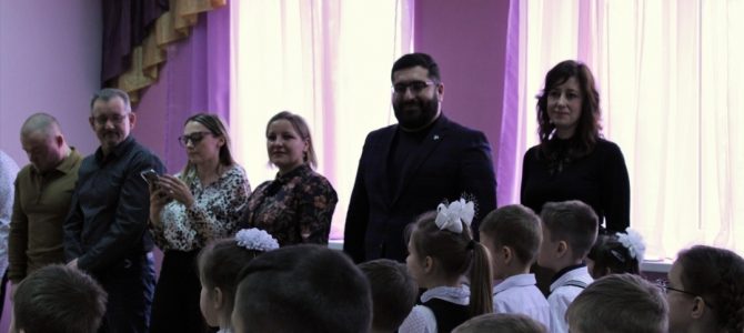 Торжественное посвящение учащихся 2 класса в ряды Всероссийского детско-юношеского военно- патриотического общественного движения «Юнармия»